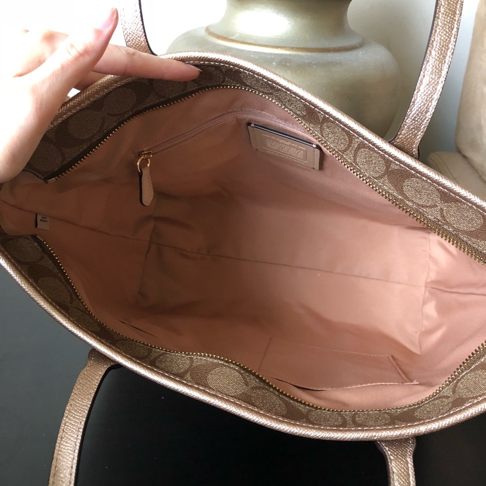 SOLD Coach City Zip Closure Signature Canvas Tote - Picture 6 of 8